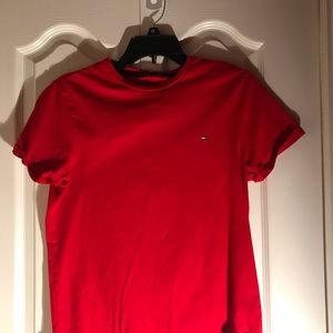 Red tommy hilfiger tee
